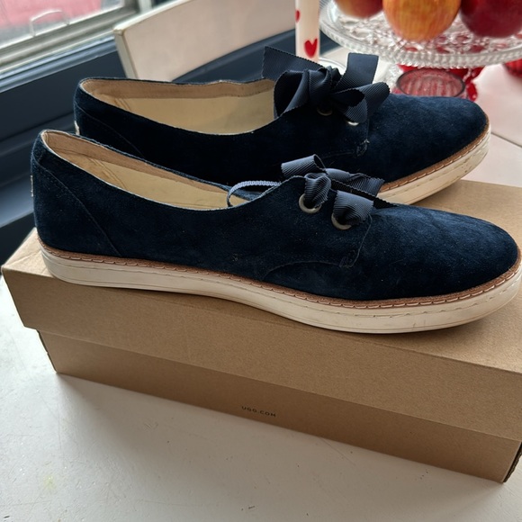 UGG 9.5 suede sneaker ribbon tie. Smoke free home. In almost perfect condition. - Picture 3 of 4